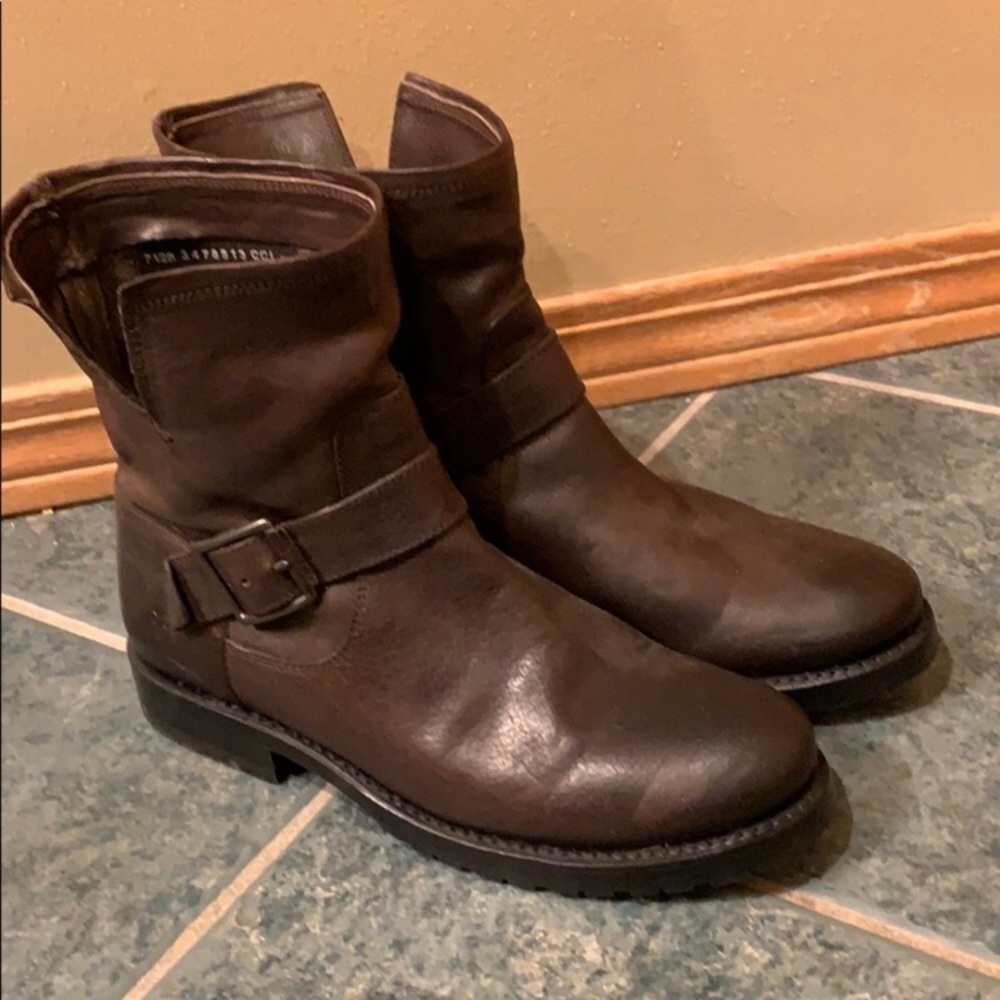 Frye Veronica short boots